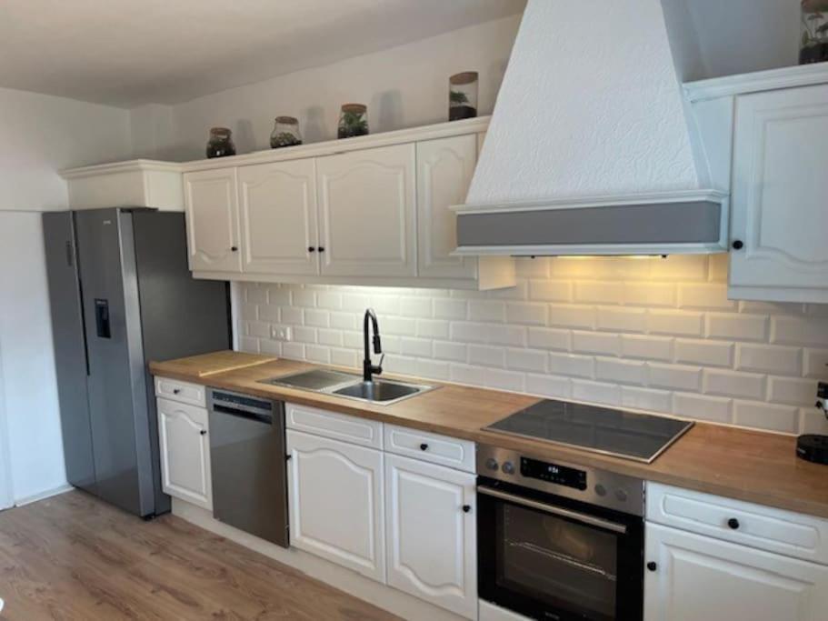 *neu* Extravagantes Eifelhaus Am Nuerburgring Holiday home *