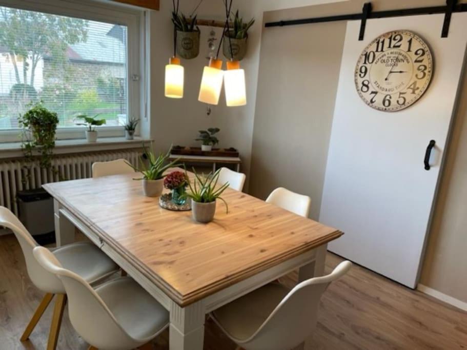 *neu* Extravagantes Eifelhaus Am Nuerburgring * Mannebach (Vulkaneifel)